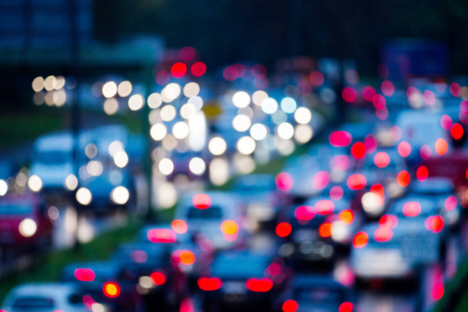 Stau in Köln nach Unfall auf A3 und A59