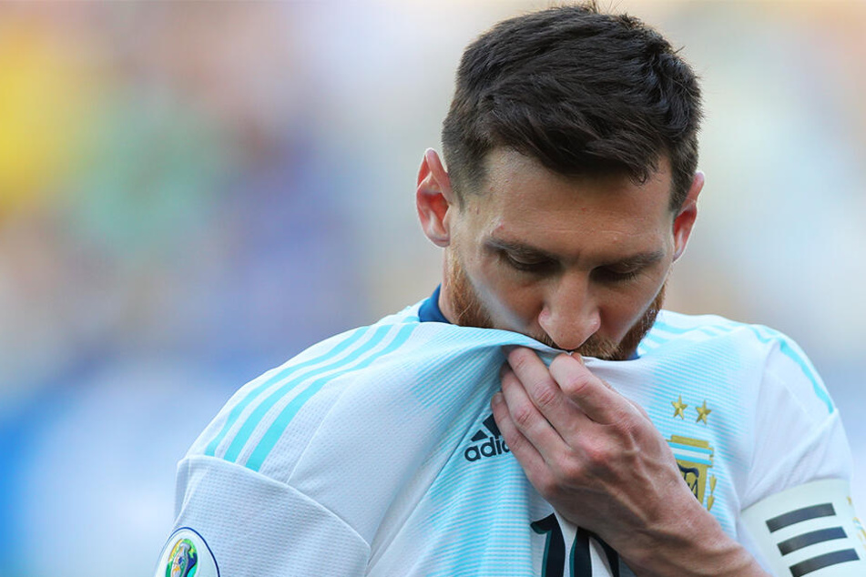 Messi war mit einigen Entscheidungen des Schiedsrichtergespanns nicht zufrieden.