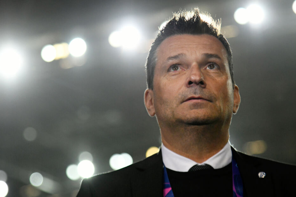 Am vergangenen Samstag hatte sein Christian Heidel (55) angekündigt, dass er seinen Arbeitsvertrag mit den "Königsblauen" auflösen wird.