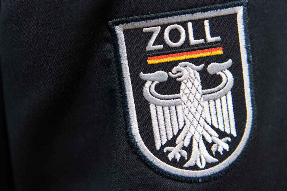 500 Gramm der Designer-Droge "3-MMC" sowie eine Fein-Waage und 28.40 Euro hatten die Zoll-Beamten bei der Wohnungs-Druchsuchung gefunden.
