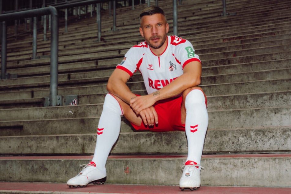 Der 1. FC Köln hatte zum Abschied seines verdienten Kult-Kickers extra ein Sondertrikot entworfen.