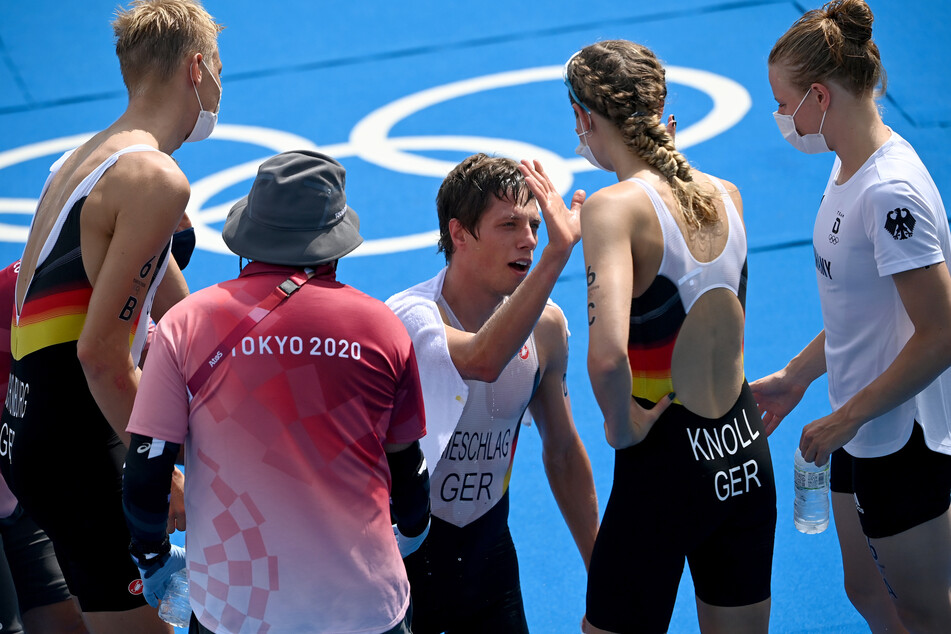 Jonas Schomburg (27), Justus Nieschlag (29), Anabel Knoll (25) und Laura Lindemann (25) im Ziel. Die deutsche Mannschaft belegte Platz sechs mit 36 Sekunden Rückstand auf Bronze.