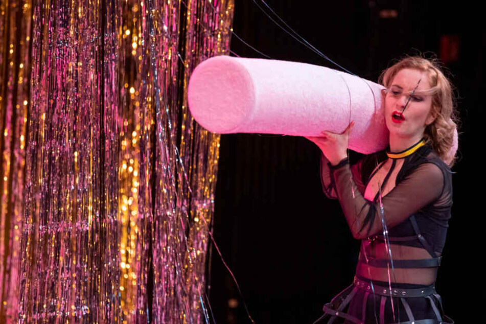 Schauspielerin Anna Klimovitskaya bei den Proben zum Theaterstück "Sex Arbeit".