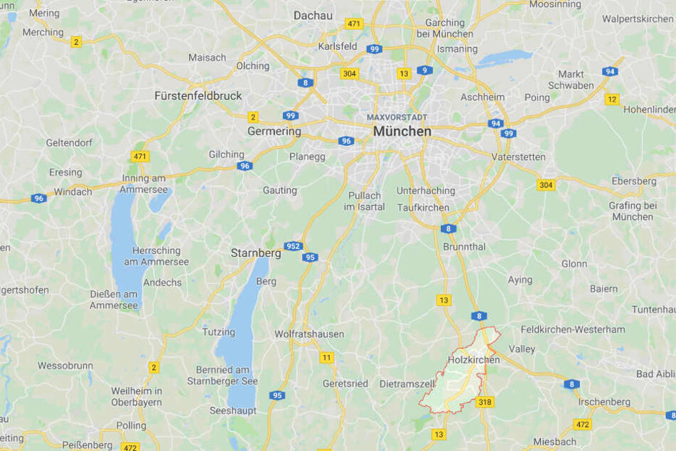 Auf der Autobahn 8 bei Holzkirchen im Landkreis Miesbach ist es zu einem Brand gekommen.