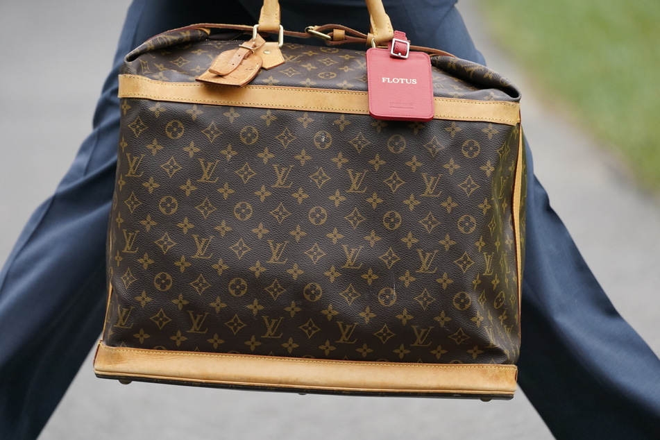 Besonders die Handtaschen von Louis Vuitton sind zum Markenzeichen geworden.