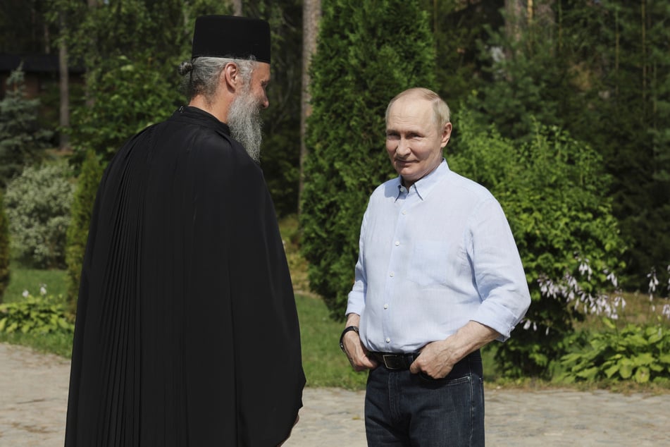 Bei seinem Besuch auf der nordrussischen Klosterinsel Walaam gab Wladimir Putin der Ukraine die Schuld an den stockenden Friedensgesprächen.