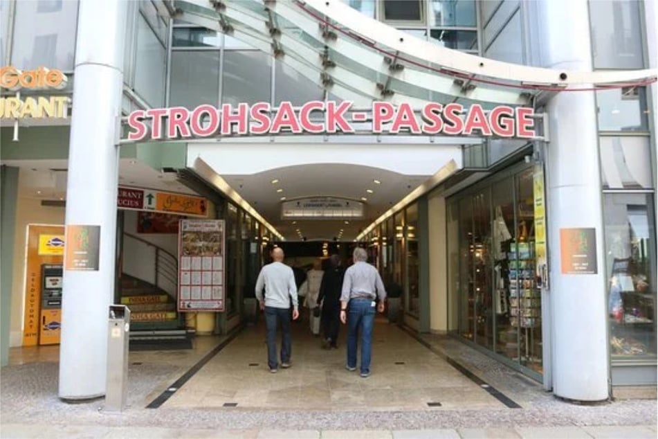 In der Strohsack-Passage sind am 11. Dezember diese Promis zu Gast