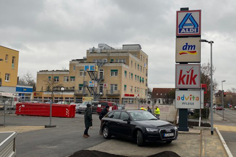 Noch ist hier Baustelle – doch am Montag (14.12.) erstrahlt der Markt im neuen Glanz.