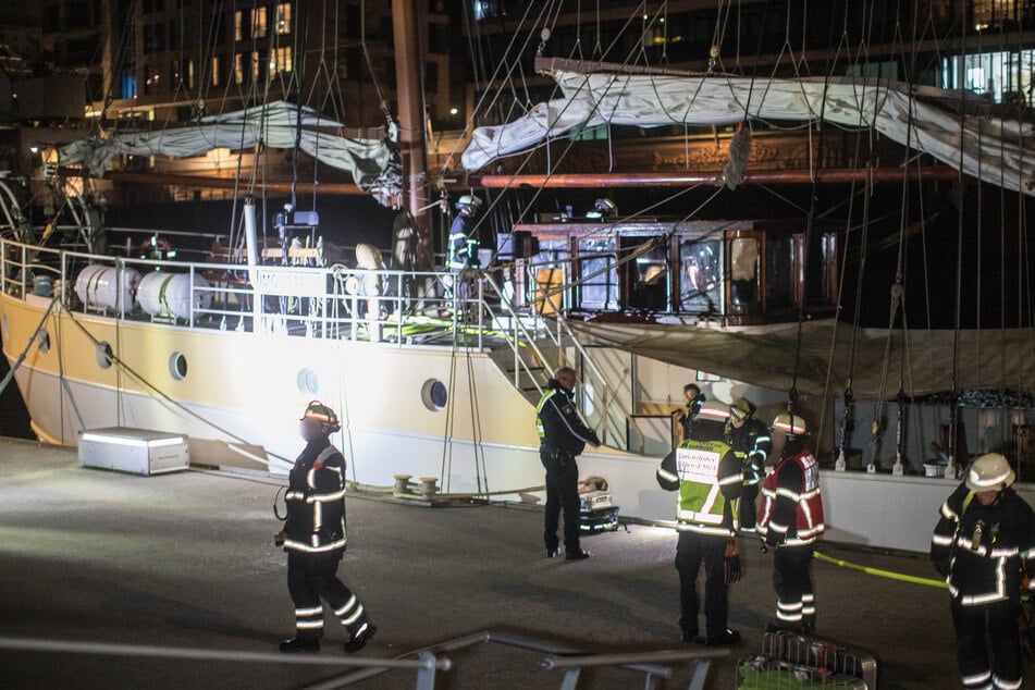 Hamburg: Mehr als hundert Jahre alt: Feuer auf Traditionssegler im Hamburger Hafen