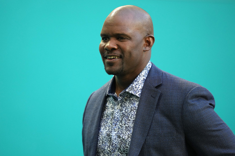 Vikings defensive coordinator Brian Flores can take his discrimination cases against the NFL, Giants, Broncos, and Texans to a federal court in front of a jury.