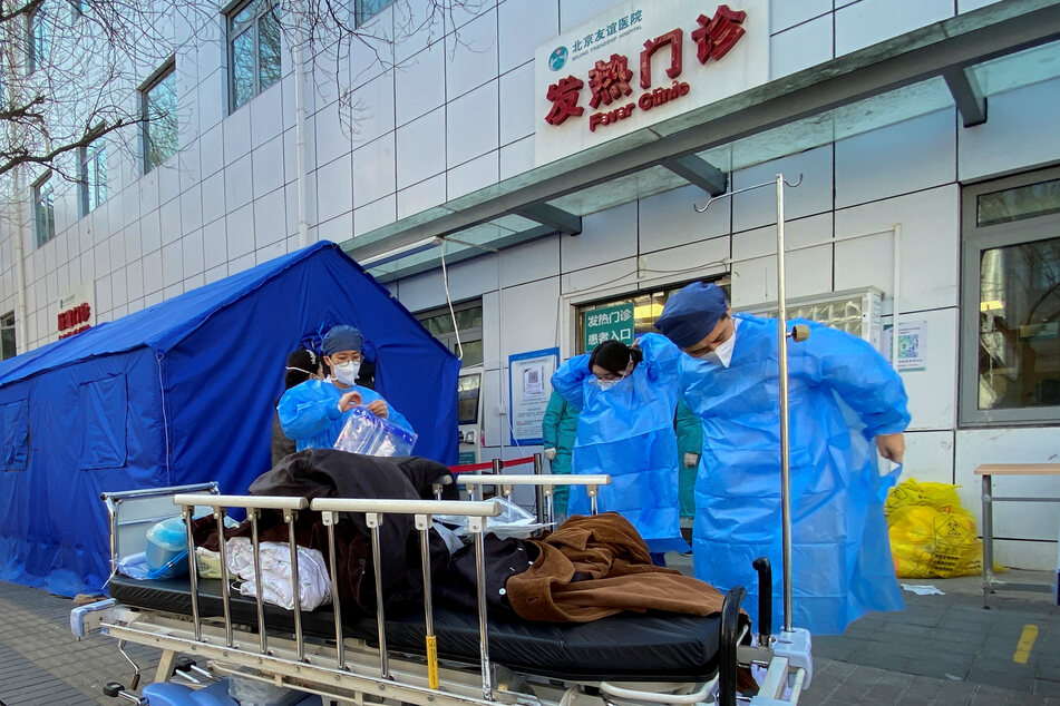 Covid-19 outbreaks continue in Beijing and other areas of China, with expectations of some 248 million people getting infected.