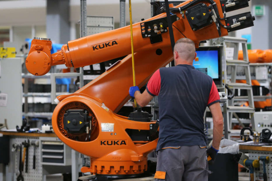Der Roboterhersteller Kuka hat ordentlich investiert und hofft, dass sich das in den nächsten Jahren auszahlt.
