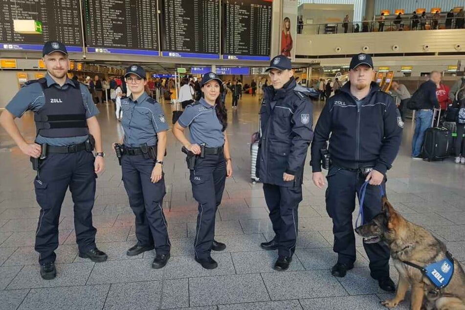 Bei Sendungen aus einem Nicht-EU-Staat schauen die Zollbeamten genauer hin. (Archivbild)