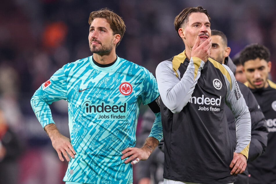 Robin Koch (28, r.) könnte sich als möglicher Nachfolger von Kevin Trapp für das Kapitänsamt bei der Frankfurter Eintracht anbieten.