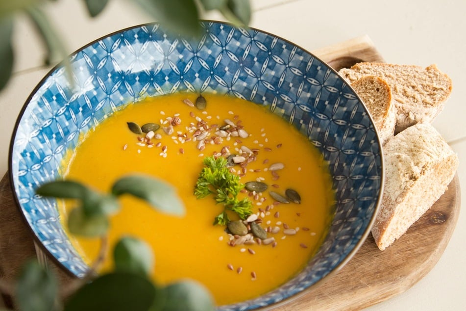 Few things are easier to make and more heartwarming than a good pumpkin soup.