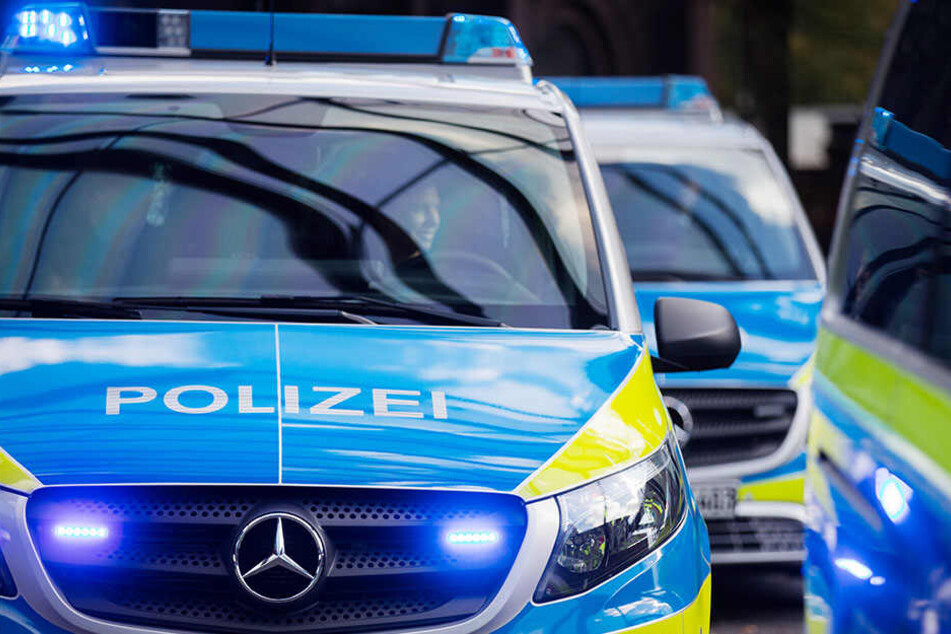 Die Polizei konnte einen der drei mutmaßlichen Angreifer schnappen. (Symbolbild)