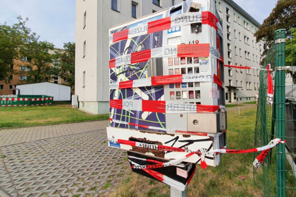 In der Geibelstraße wurde ein Zigarettenautomat gesprengt.