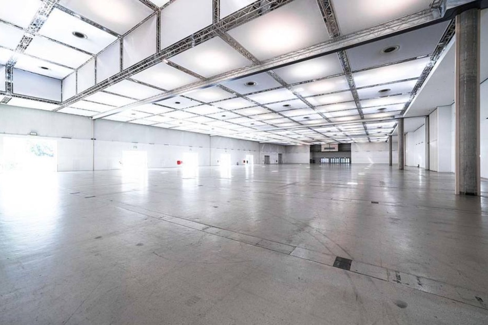 Noch ist diese Halle leer. Doch quasi über Nacht wird sie ein Paradies für Spielefans.