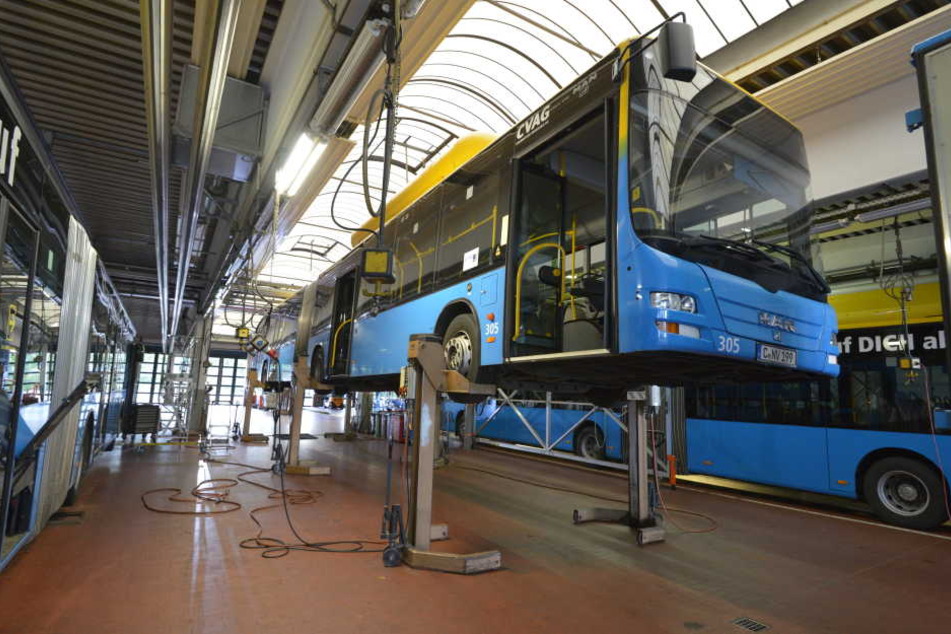 p.p1 {margin: 0.0px 0.0px 0.0px 0.0px; font: 12.0px 'Times New Roman'}
Es wird eng im Busbetriebshof der CVAG: Das Unternehmen schafft wegen der neuen Ringbuslinie sechs neue Fahrzeuge an.