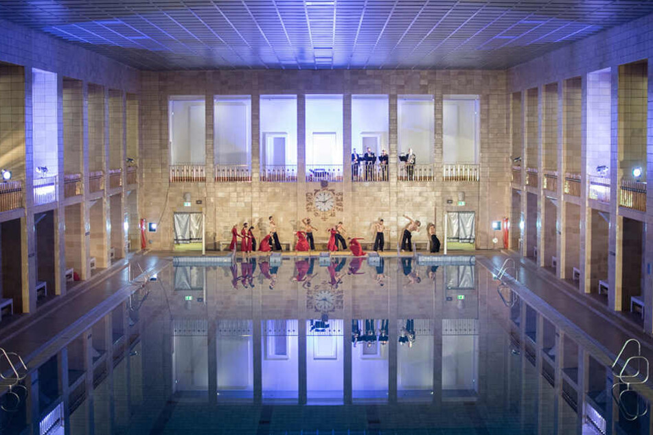 Bereits zum dritten mal findet ein Ballettabend der Reihe "Die Moderne geht baden" im Stadtbad statt.