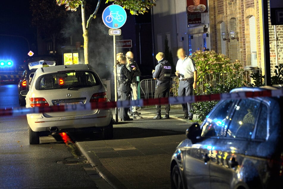 Streit auf offener Straße eskaliert: Masken-Mann feuert mehrere Schüsse ab