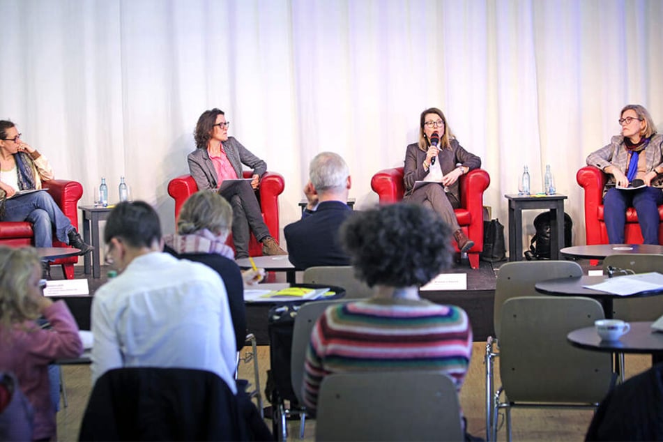 Bündeln im Mai ihre kulturellen Kräfte: Barbara Lubich (42) vom Zentralwerk (v.l.), Miriam Tscholl (45) vom Staatsschauspiel Dresden, Kulturbürgermeisterin Annekatrin Klepsch (41, Linke) und Carena Schlewitt (57) vom Europäischen Zentrum der Künste Heller