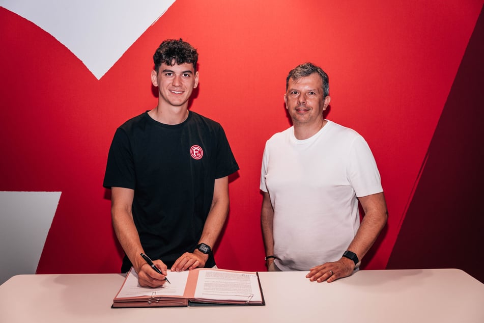 Louis Lord geht nicht mit Aue in die Regionalliga, hat stattdessen bei Zweitliga-Absteiger Düsseldorf unterschrieben.