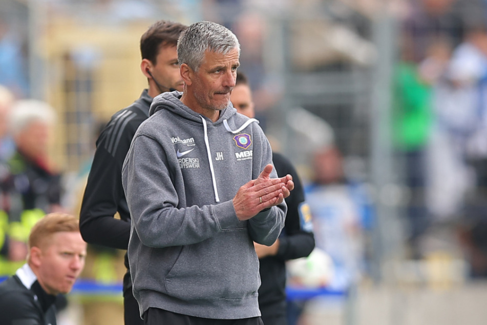 FCE-Coach Jens Härtel (56) muss wohl noch auf seinen Neuen warten, fordert gegen Köln dennoch drei Punkte.