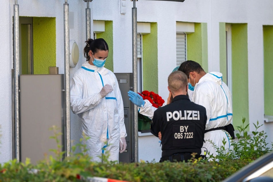 Mutter und Sohn tot in Wohnung aufgefunden: Ermittler haben schrecklichen Verdacht