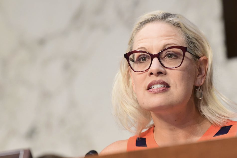 Sinema fundraised with fossil fuel execs one day before voting against filibuster changes
