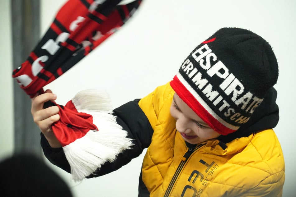 Vor dem Stadion wartet eine große Wand auf die Ideen, Wünsche und Visionen aller für die Region.