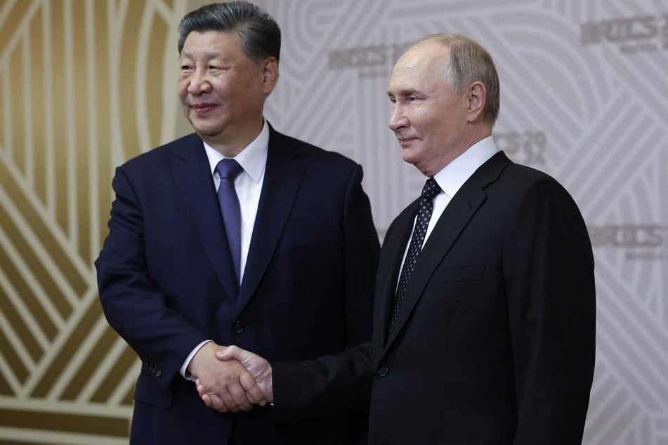 Sind sich einig in der Ablehnung des Westens: Kreml-Herrscher Wladimir Putin (72) und China-Despot Xi Jinping