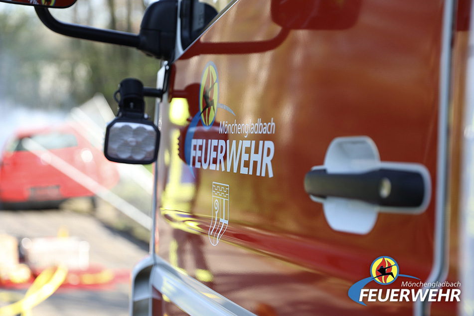 Am Dienstagvormittag wurde die Feuerwehr Mönchengladbach zu einem ungewöhnlichen Einsatz gerufen. Ein 8-jähriges Kind steckte buchstäblich in der Klemme.