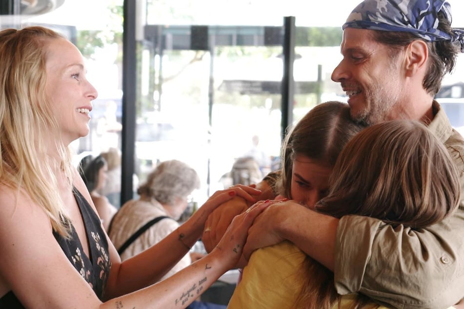 Katharina (41) und Stephen Dürr (51) freuten sich über das Wiedersehen, haben aber auch Redebedarf.