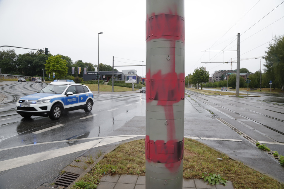 Einsamer "Spitzenreiter": Das Messgerät an der Kreuzung Zwickauer Straße/Barbarossastraße wurde bereits fünfmal beschmiert.