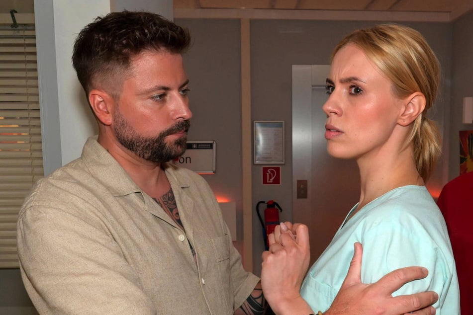 Dass John ausgerechnet ein Kind mit ihrer Erzfeindin Zoe hat, ist zu viel für Laura (nicht im Bild).