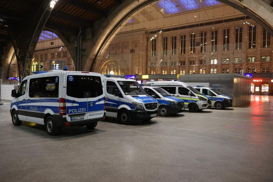 Großeinsatz nun auch im Hauptbahnhof.