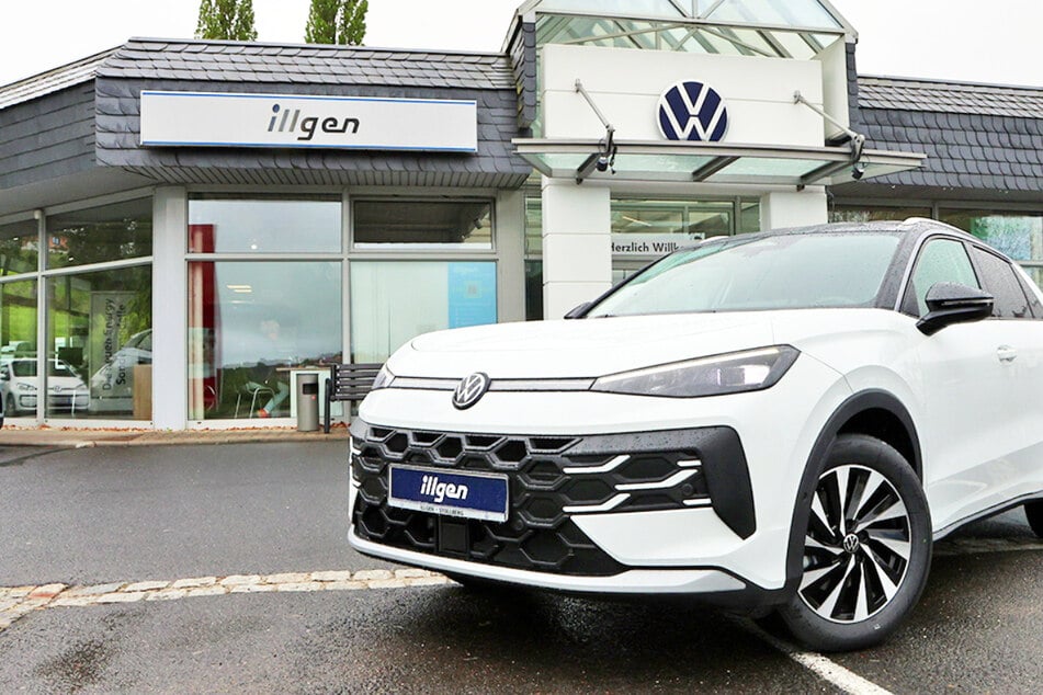 Autohaus in Stollberg verkauft VW T-Roc (R-Line) gerade super günstig