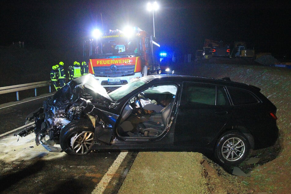 Der BMW kam in einer Kurve auf die Gegenfahrbahn.