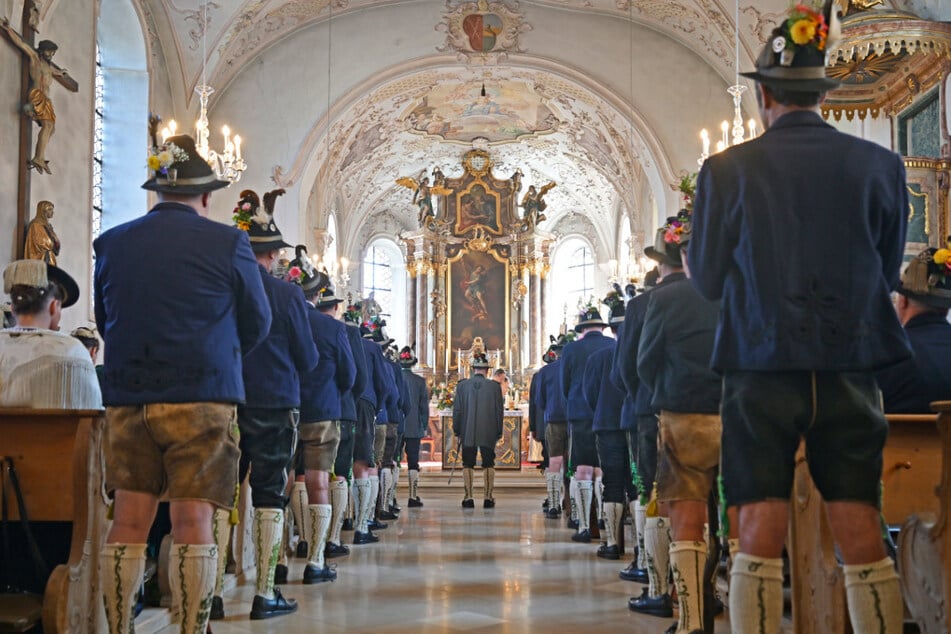 Kirche statt Büro? Ob man am 15. August Feiertag feiert oder nicht, hängt vom Wohnort im Freistaat ab.