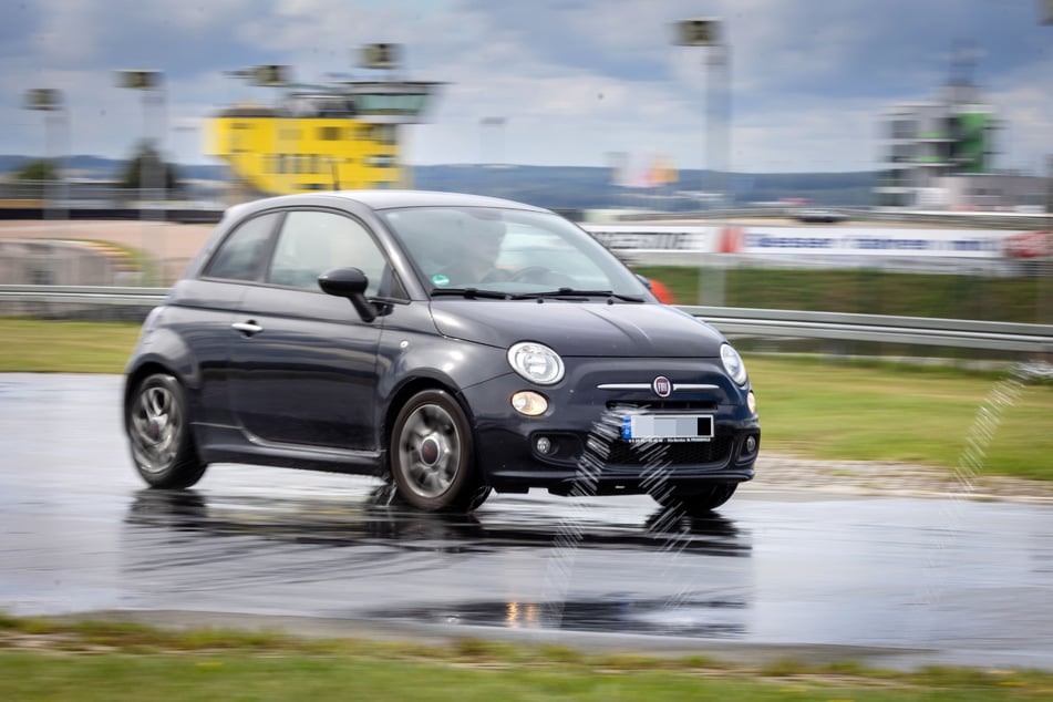 Das Fahrsicherheitstraining auf dem Sachsenring sensibilisiert für Gefahrensituationen.