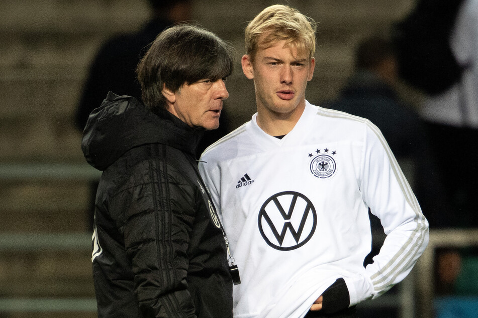 Joachim Löw (61, l.) hat Brandt (r.) nicht für die EM-Endrunde nominiert. Die Leistungen des Dortmunders haben dem Bundestrainer nicht genügt.