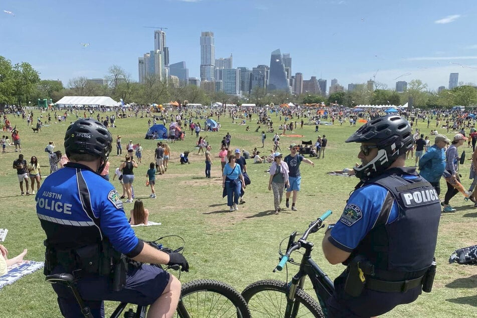 Die Polizei von Austin hat die grüne Lunge der Stadt stets im Blick. Wie fünf Leichen in einen See im Zentrum gelangen konnten, wissen die Beamten aber noch nicht.