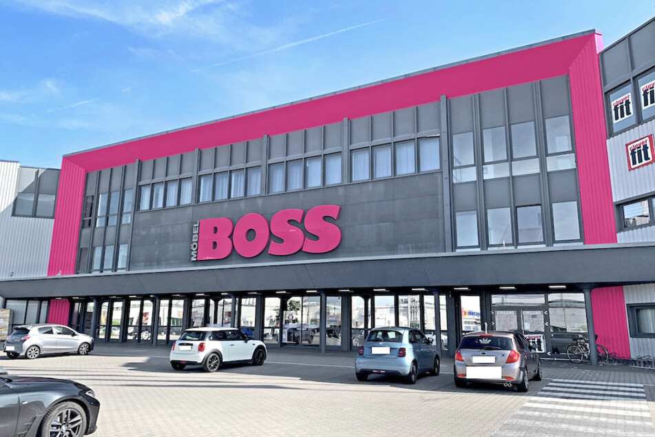 SB-Möbel Boss in Neutraublingen