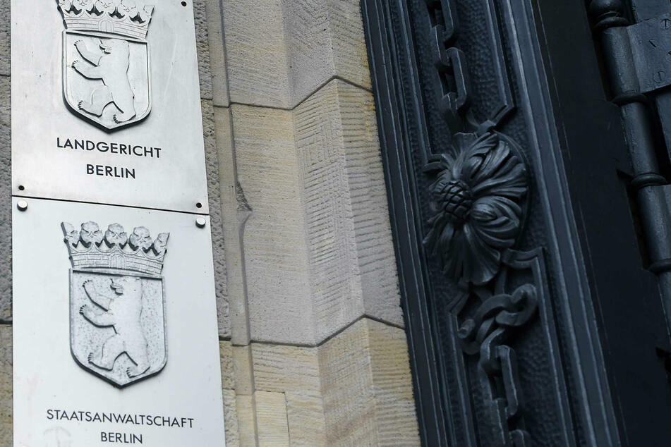 Der 25-Jährige muss sich vor dem Berliner Landgericht verantworten.