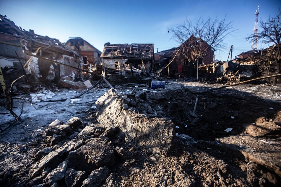 Ukraine-Krieg: Tote und Verletzte durch Sprengkörper und russischen Beschuss