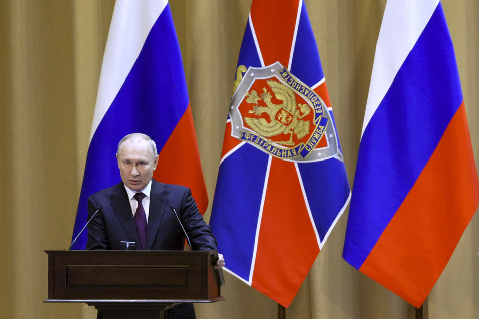 Am Donnerstag hatten Medien die Sitzung von Putins engstem Beratergremium mit den Angriffen im Grenzgebiet Brjansk in Verbindung gebracht.