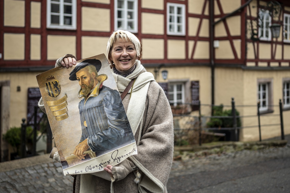 Gästeführerin Veronika Leonhardt (64) als "Anna Agricola".