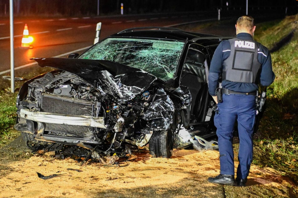 Hatte er Alkohol und Drogen im Blut? Audi-Fahrer baut Unfall mit drei Verletzten