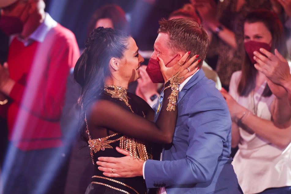 Während der diesjährigen "Let's Dance"-Staffel sorgten Amira Pocher (29) und ihr Mann Oliver (44) für einen emotionalen Moment.